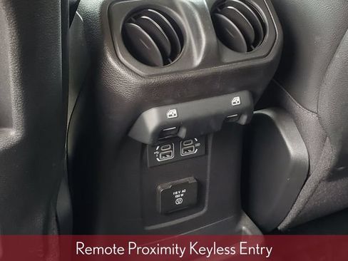 Used 2020 Jeep Wrangler Unlimited Rubicon w/ Quick Order Package 28Y Recon AWD/4WD image 33