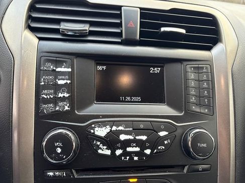 Used 2018 Ford Fusion SE image 31