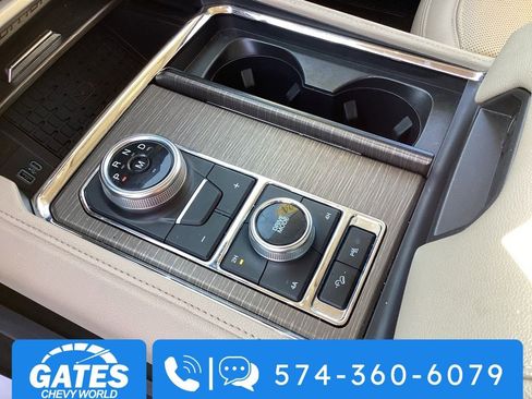 Used 2024 Ford Expedition Limited image 35