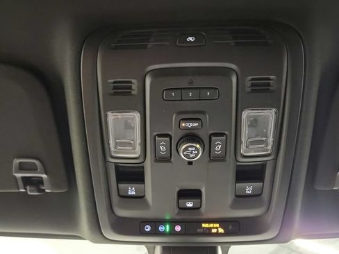 Used 2021 GMC Yukon Denali w/ Denali Premium Package AWD/4WD image 41