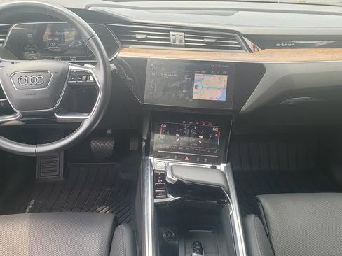 Used 2019 Audi e-tron Prestige w/ Prestige Package image 14