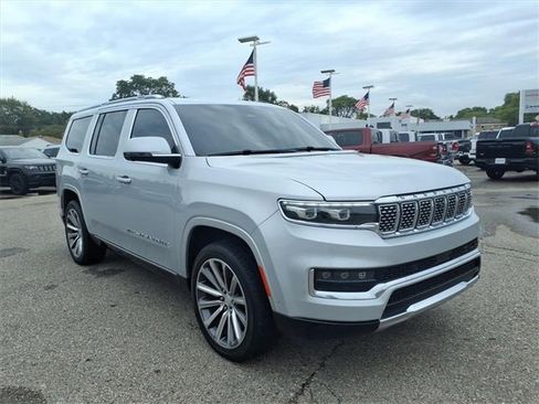 Used 2022 Jeep Grand Wagoneer Series II w/ Convenience Group III image 3