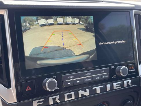 Used 2025 Nissan Frontier SV RWD image 17