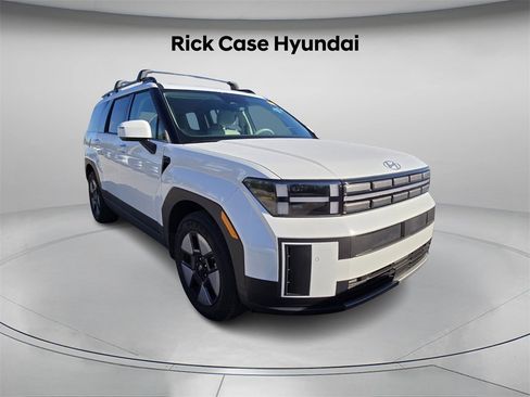 Certified 2025 Hyundai Santa Fe SEL image 3