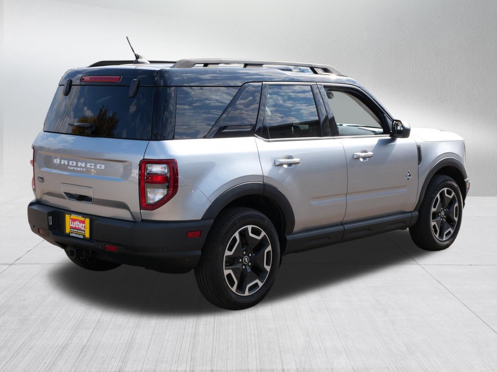 Certified 2023 Ford Bronco Sport Outer Banks w/ Tech Package AWD/4WD image 7