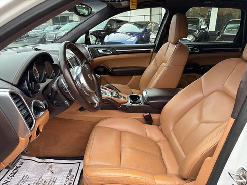 Used 2014 Porsche Cayenne Turbo S image 34