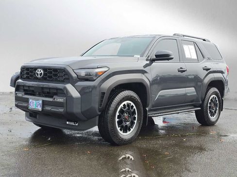 Certified 2025 Toyota 4Runner TRD Off-Road Premium image 9