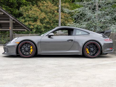 Certified 2018 Porsche 911 GT3 RWD image 2