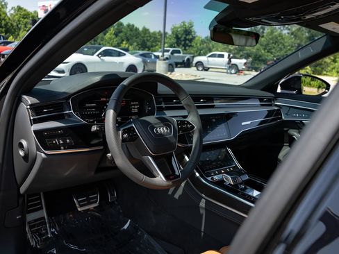 Used 2024 Audi S8 AWD/4WD image 28