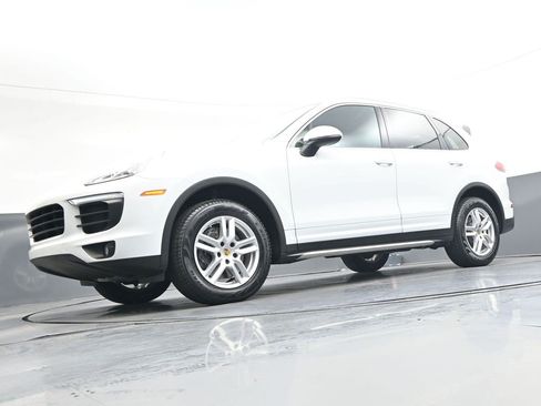 Used 2017 Porsche Cayenne Platinum Edition AWD/4WD image 32