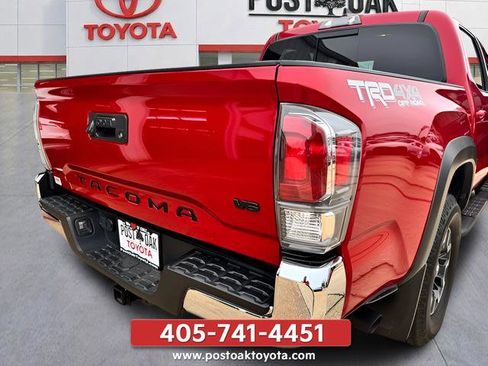 Used 2022 Toyota Tacoma TRD Off-Road AWD/4WD image 19