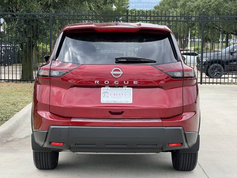 Used 2026 Nissan Rogue SV FWD image 5