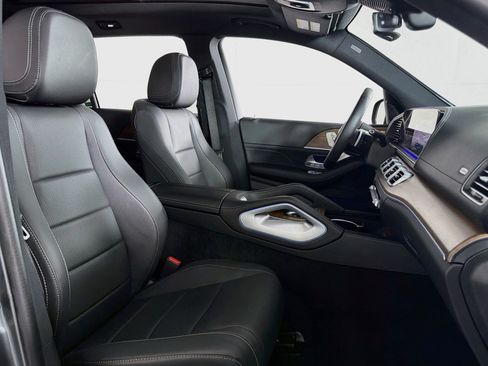 Certified 2025 Mercedes-Benz GLS 450 4MATIC w/ AMG Line Exterior image 8