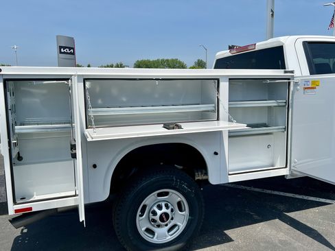 New 2025 GMC Sierra 2500 Pro w/ Convenience Package image 32