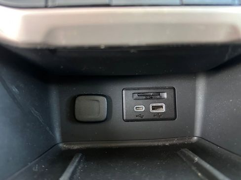 Used 2021 GMC Acadia Denali w/ Denali Ultimate Package AWD/4WD image 33