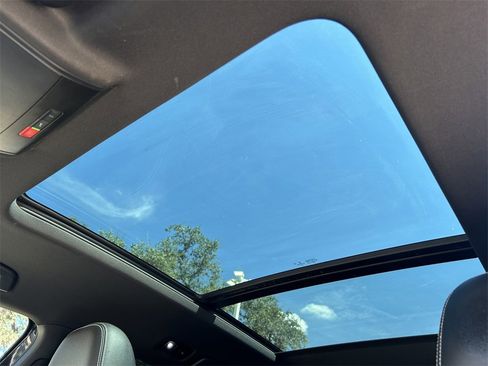 Used 2022 Volkswagen Atlas Cross Sport SE image 22