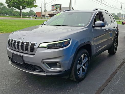 Used 2020 Jeep Cherokee Limited image 3