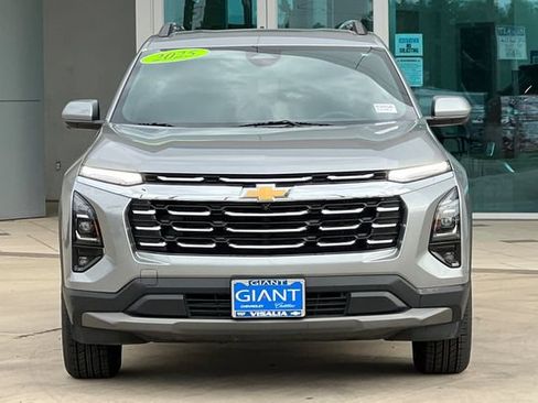 Used 2025 Chevrolet Equinox LT w/ Convenience Package II FWD image 9