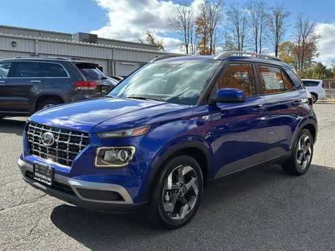 Used 2023 Hyundai Venue SEL image 7