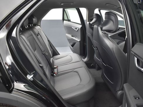 Certified 2025 Kia Niro EX FWD image 20