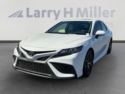 Used 2022 Toyota Camry SE w/ Convenience Package image 1