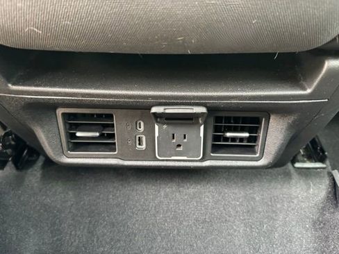 Used 2024 Chevrolet Silverado 1500 LT image 7