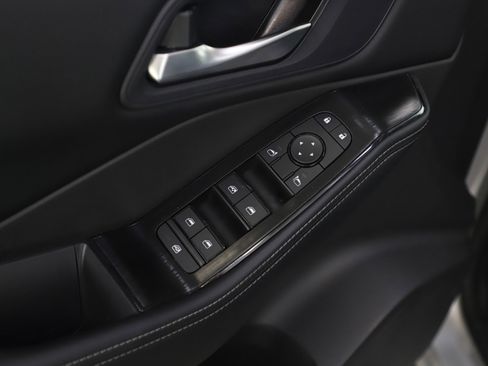 Used 2025 Nissan Rogue SV AWD/4WD image 20