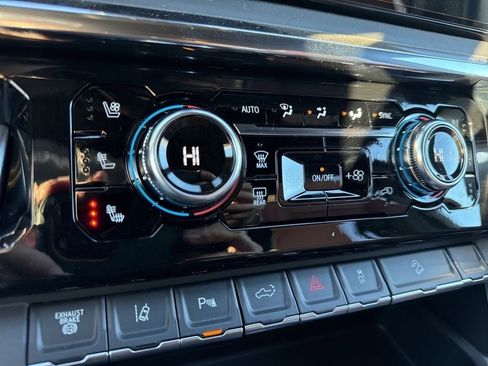 New 2026 GMC Sierra 2500 Denali Ultimate image 24