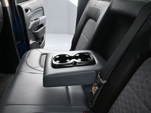 Used 2022 Chevrolet Colorado Z71 AWD/4WD image 34