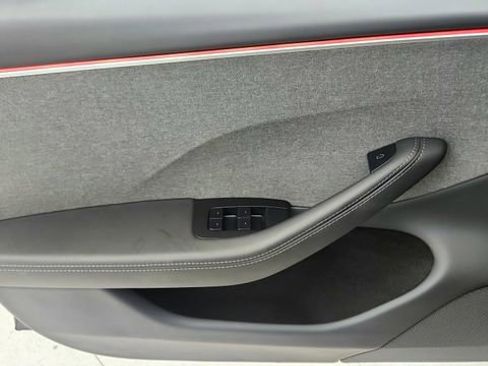 Used 2025 Tesla Model 3 Long Range image 33