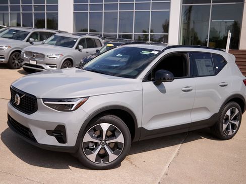 New 2026 Volvo XC40 B5 Plus w/ Protection Package Premier image 3