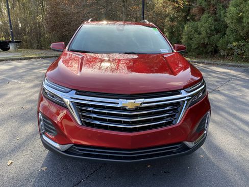 Used 2023 Chevrolet Equinox Premier image 3