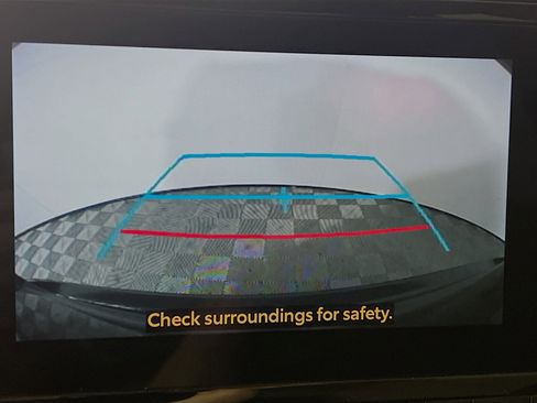 Used 2024 Toyota Highlander LE image 28