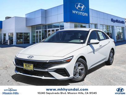 New 2025 Hyundai Elantra SE