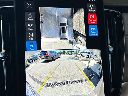 New 2026 Volvo XC90 T8 Plus AWD/4WD image 15