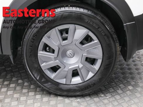 Used 2025 Nissan Kicks S image 8