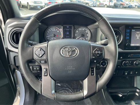 Used 2019 Toyota Tacoma TRD Sport image 22