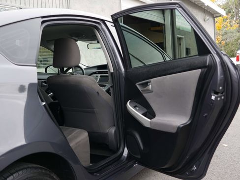 Used 2015 Toyota Prius Two image 27