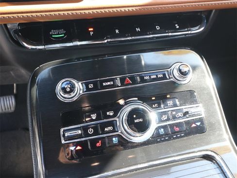 Used 2022 Lincoln Nautilus Reserve image 21