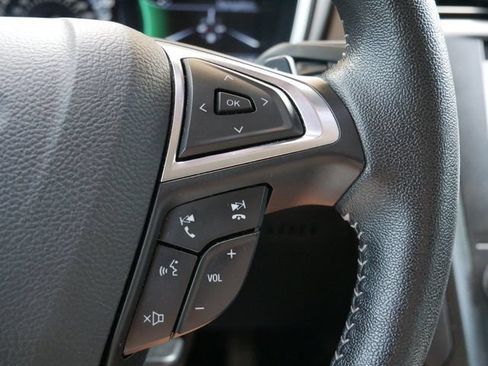 Used 2019 Ford Fusion SE FWD image 17