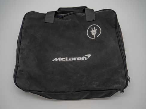 Used 2025 McLaren Artura RWD image 19