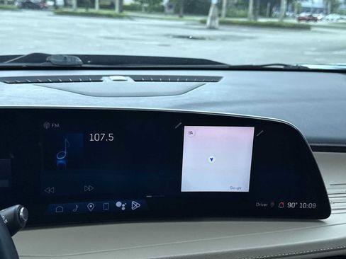 Used 2024 Cadillac XT4 Premium Luxury w/ Technology Package FWD image 18