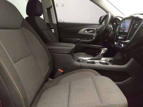 Used 2021 Chevrolet Traverse LT FWD image 21