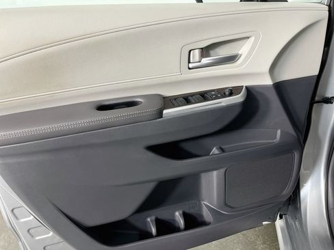 Used 2023 Toyota Sienna XLE AWD/4WD image 26