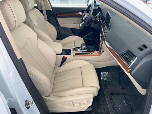 Used 2024 Audi Q5 e Premium Plus image 32