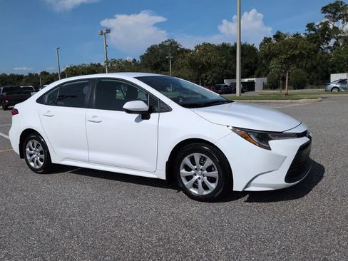 Certified 2025 Toyota Corolla LE FWD image 2