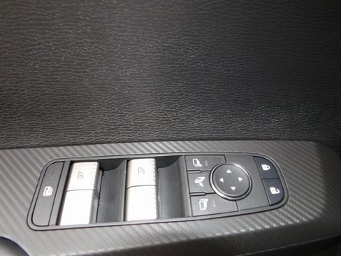 New 2025 Mitsubishi Outlander SE image 20