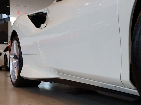 Certified 2022 Ferrari F8 Tributo image 10