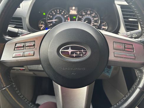 Used 2010 Subaru Outback 2.5i Premium image 10