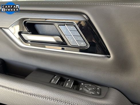 Used 2025 GMC Yukon Denali image 14